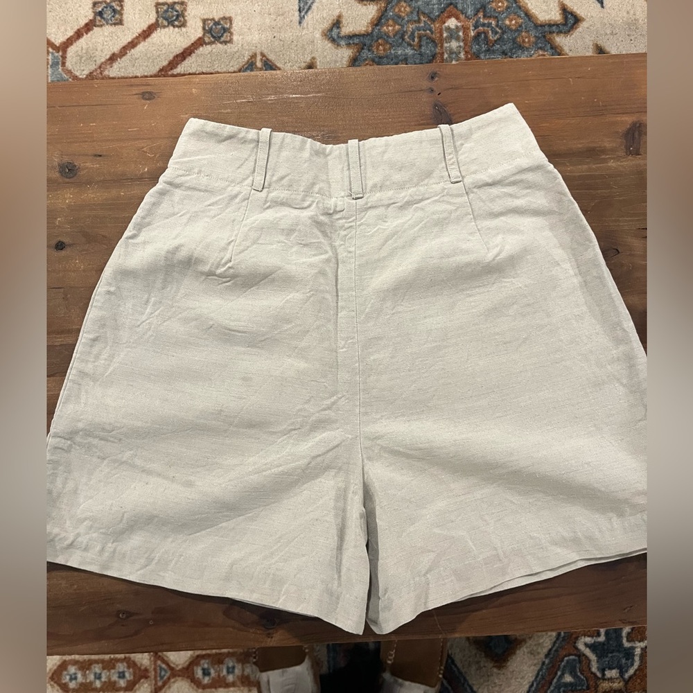 Co Linen Sack Shorts -8 - Picture 4 of 12